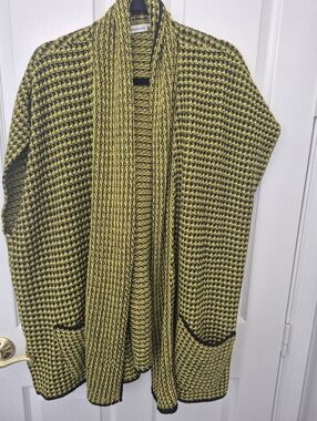 Textures  Open-Front Yellow and Black Houndstooth Pattern  Sweater 2X